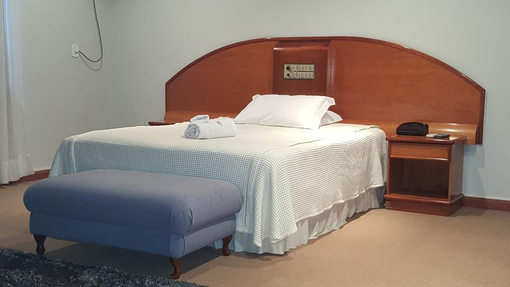 Cristal Executive Hotel Francisco Beltrão Room photo