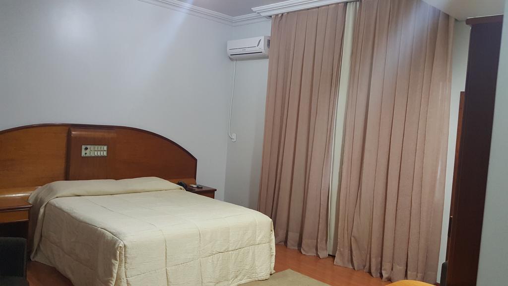 Cristal Executive Hotel Francisco Beltrão Room photo