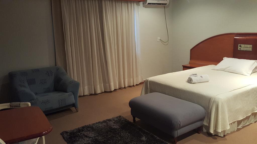 Cristal Executive Hotel Francisco Beltrão Room photo